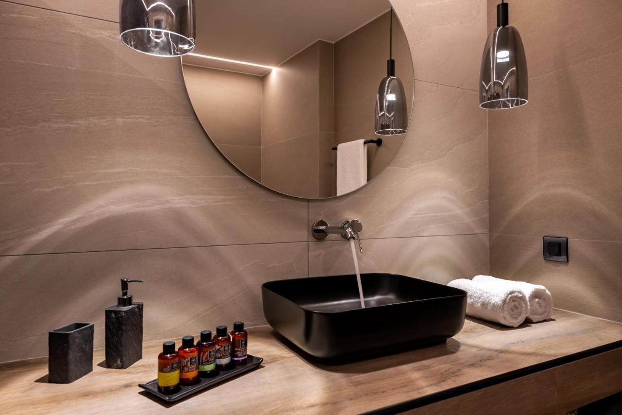 Neoma Luxury Suites Karterádosz Kültér fotó