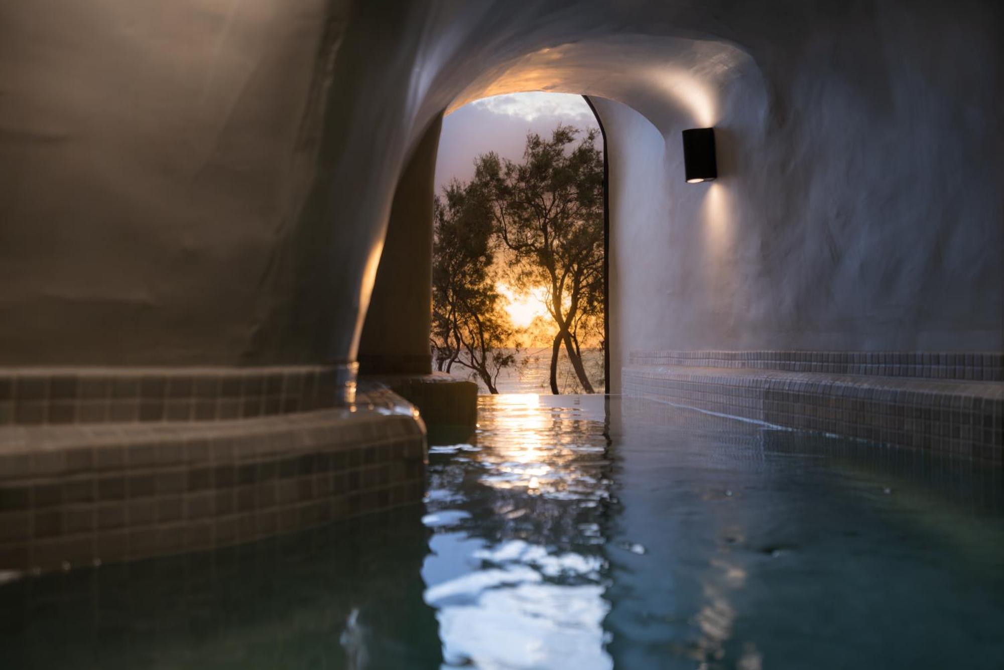 Neoma Luxury Suites Karterádosz Kültér fotó